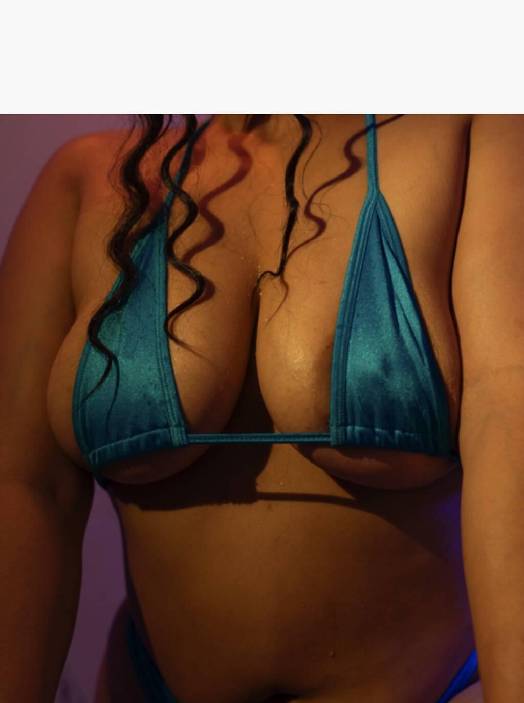 Niaomi is Female Escorts. | windsor | Ontario | Canada | scarletamour.com 