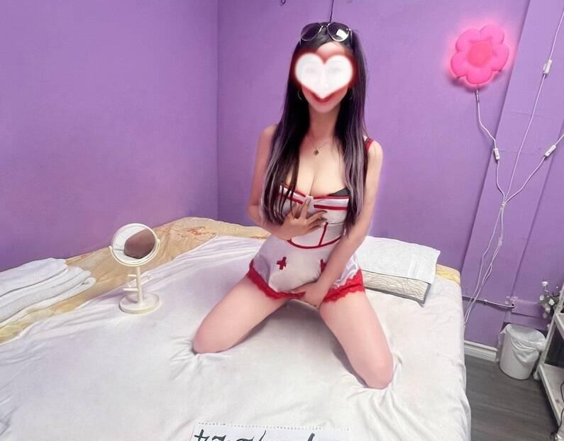 May and Avril is Female Escorts. | Niagara | Ontario | Canada | scarletamour.com 