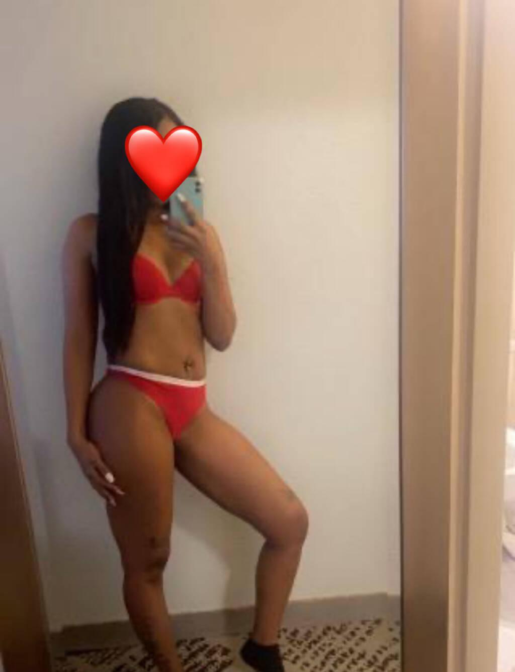 Vanessa is Female Escorts. | Quebec City | Quebec | Canada | scarletamour.com 