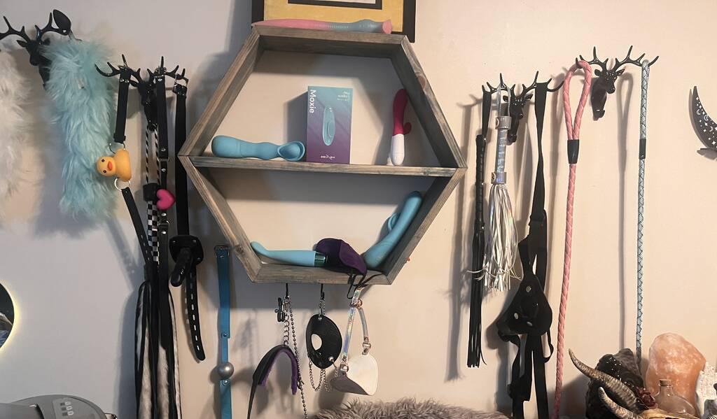 Slutty Mercedes is Female Escorts. | Calgary | Alberta | Canada | scarletamour.com 
