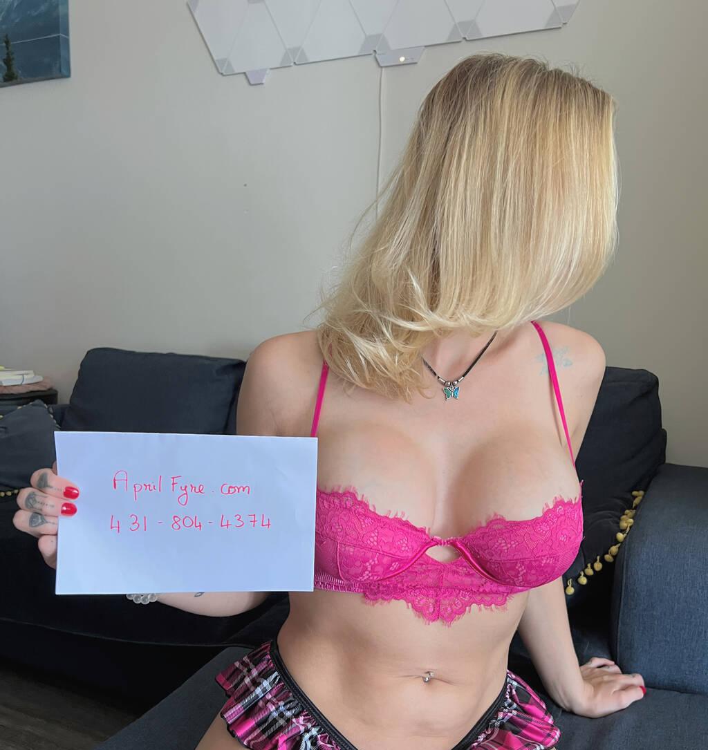 April is Female Escorts. | Winnipeg | Manitoba | Canada | scarletamour.com 