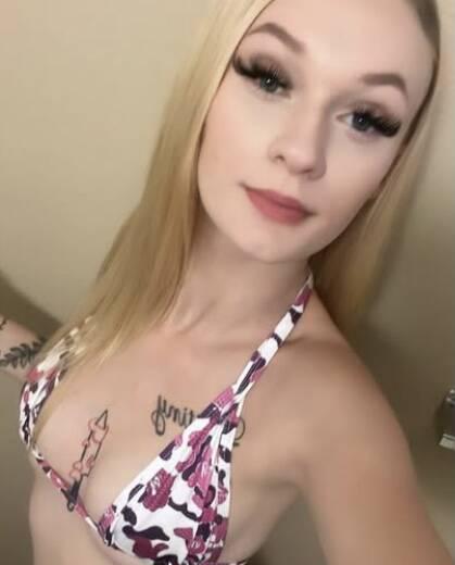 Tiffany is Female Escorts. | Prince Albert | Saskatchewan | Canada | scarletamour.com 