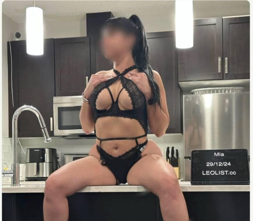 Mia is Female Escorts. | Grande Prairie | Alberta | Canada | scarletamour.com 