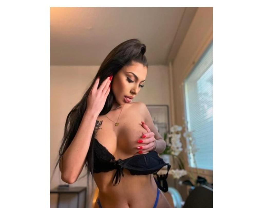  is Female Escorts. | East Midlands | United Kingdom | United Kingdom | scarletamour.com 