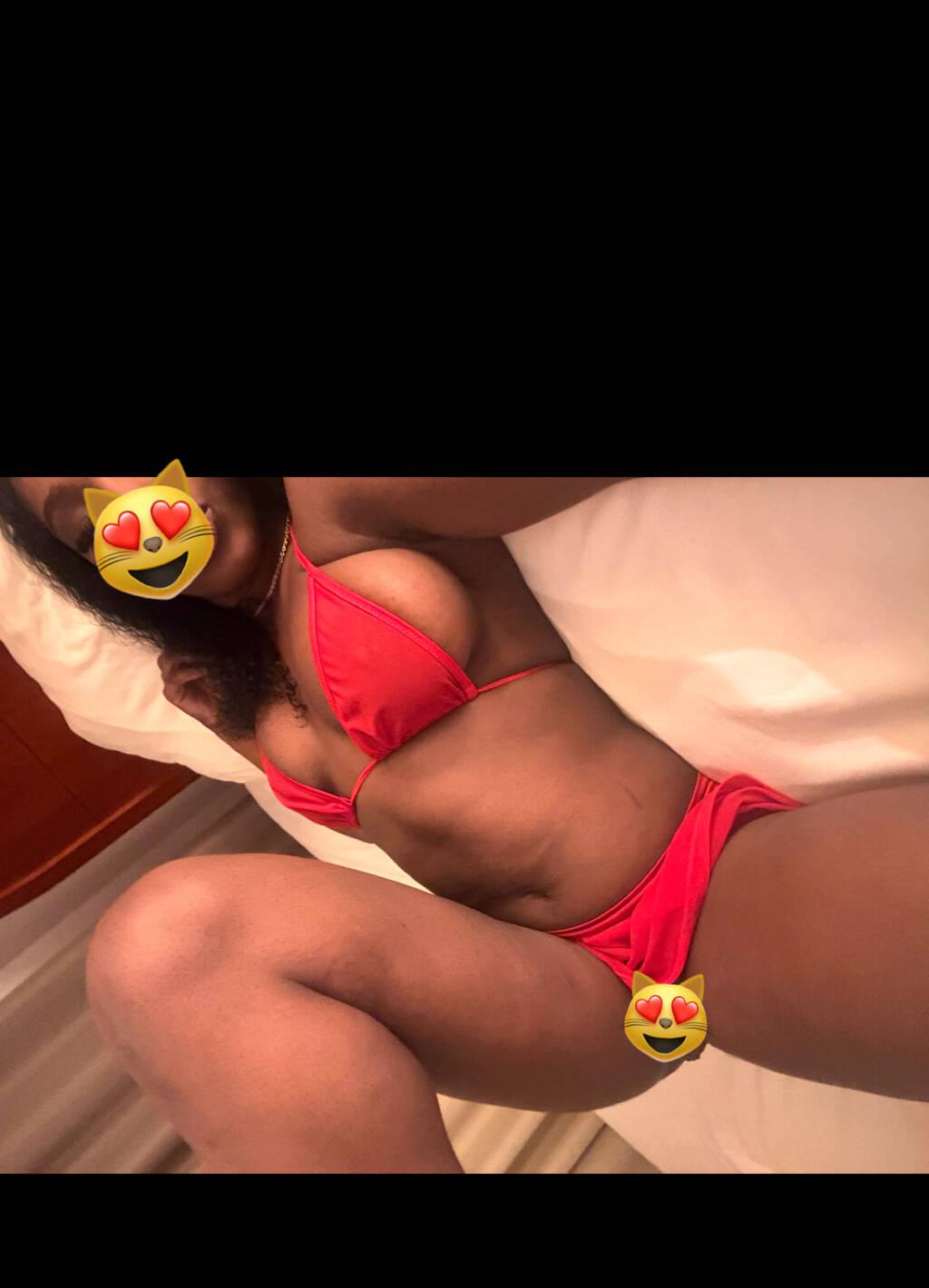 Vegas is Female Escorts. | Quebec City | Quebec | Canada | scarletamour.com 