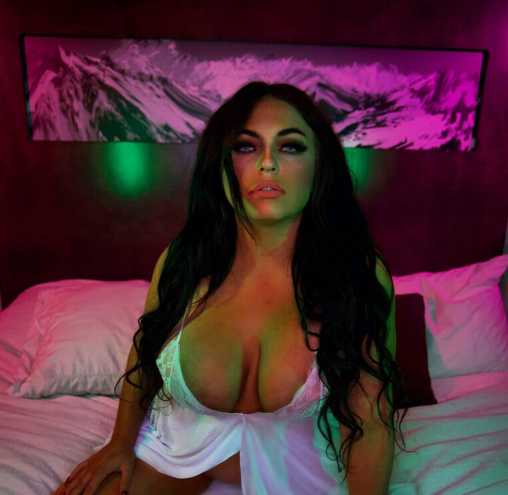 Alexis Frulling is Female Escorts. | Calgary | Alberta | Canada | scarletamour.com 