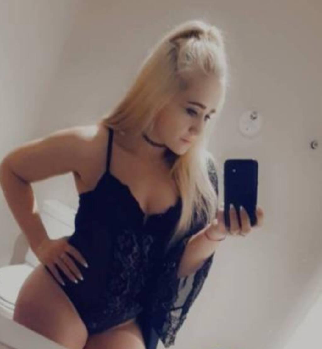 Sierra is Female Escorts. | Calgary | Alberta | Canada | scarletamour.com 