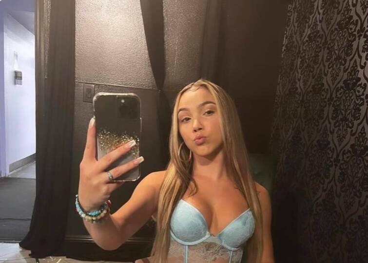 Molly is Female Escorts. | Quebec City | Quebec | Canada | scarletamour.com 
