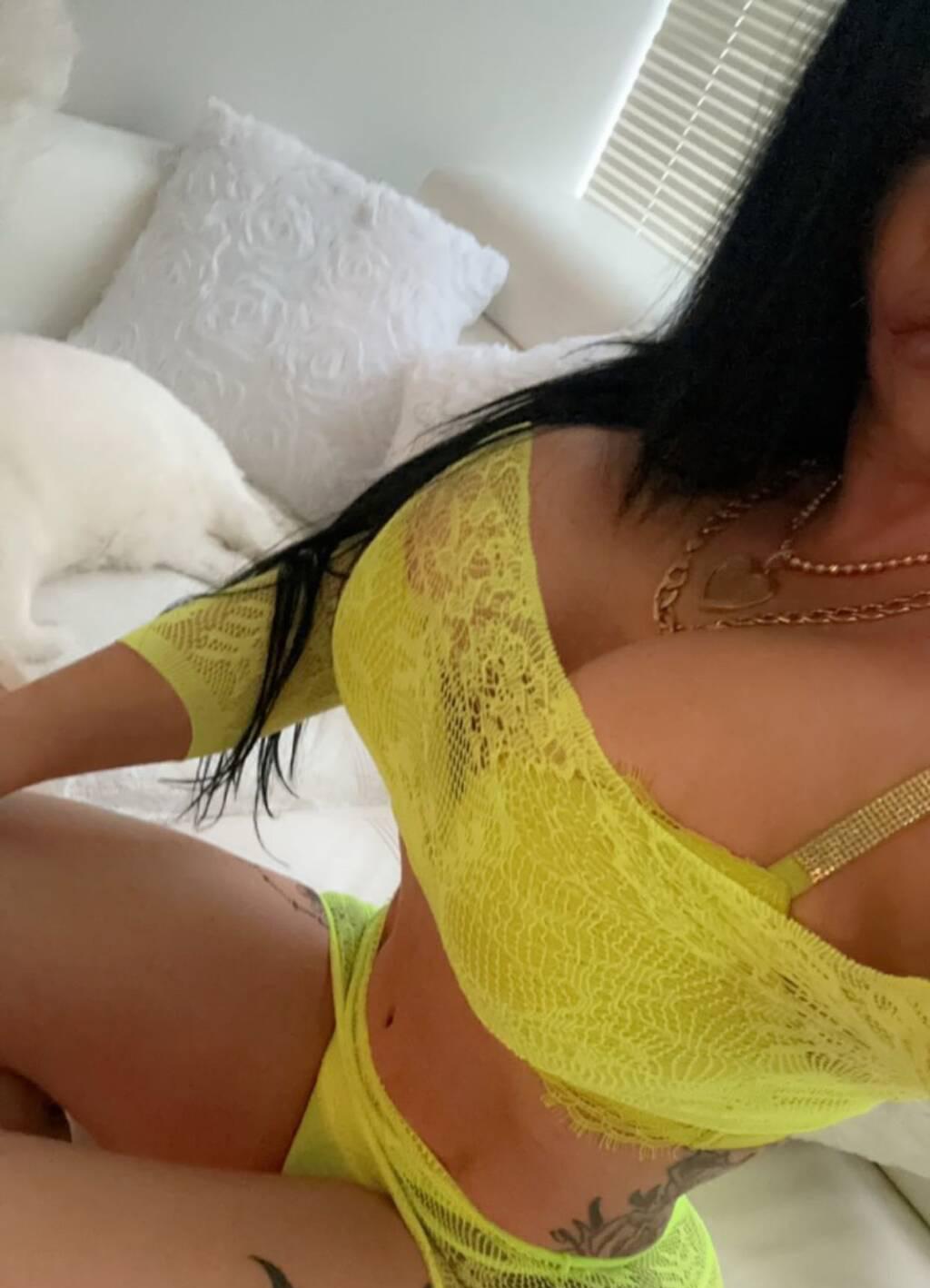 Krystal is Female Escorts. | Vancouver | British Columbia | Canada | scarletamour.com 