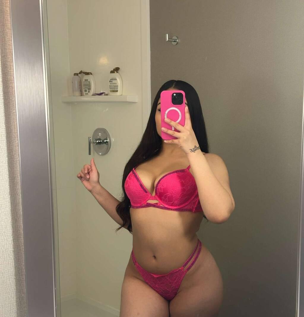 Chanel is Female Escorts. | Calgary | Alberta | Canada | scarletamour.com 