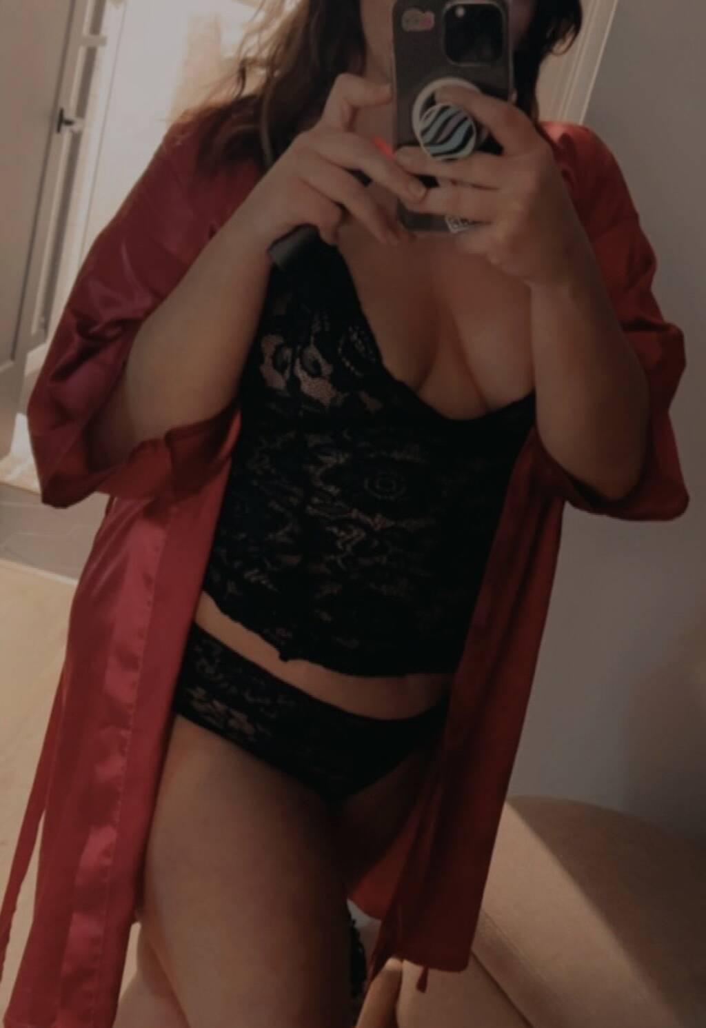 Anastasia is Female Escorts. | London | Ontario | Canada | scarletamour.com 