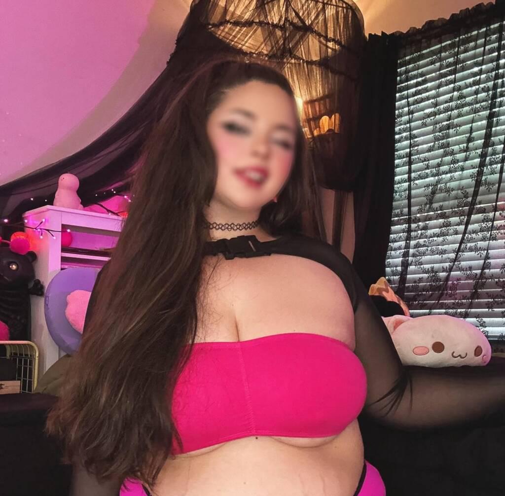 Britney is Female Escorts. | Edmonton | Alberta | Canada | scarletamour.com 
