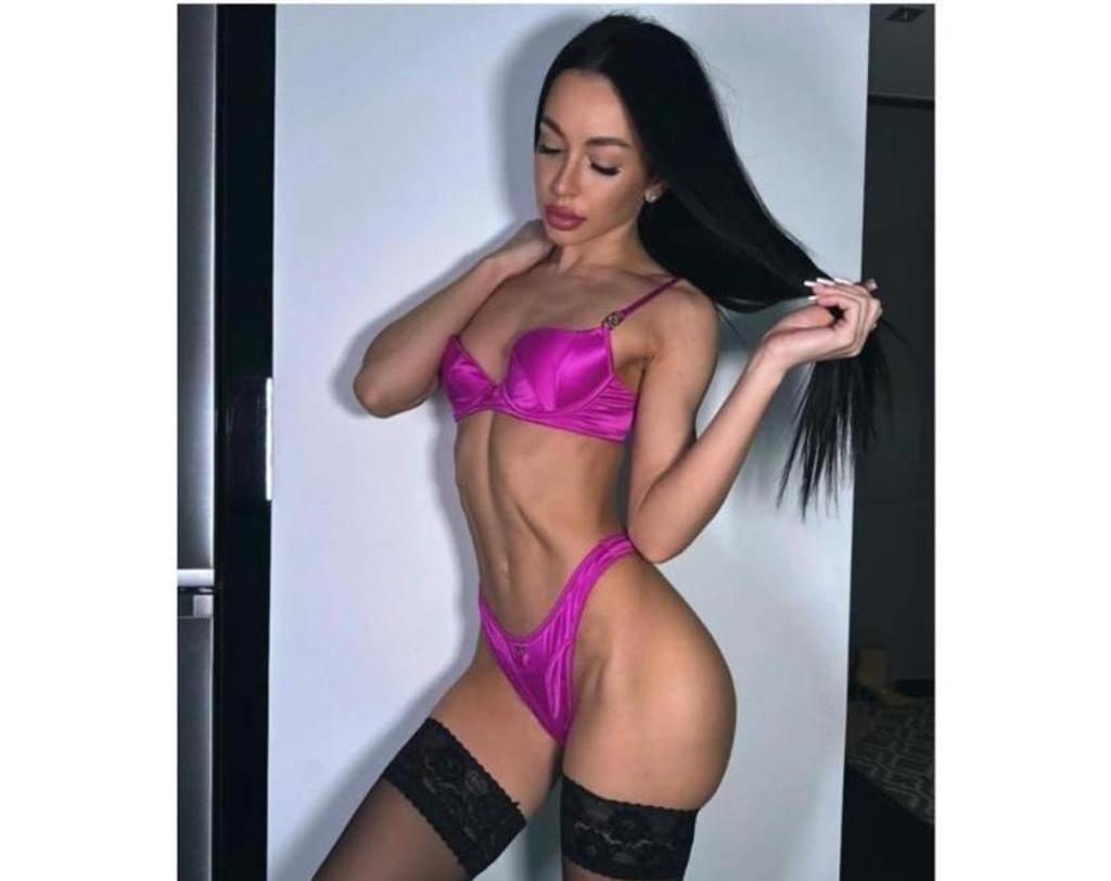  is Female Escorts. | Wales | United Kingdom | United Kingdom | scarletamour.com 