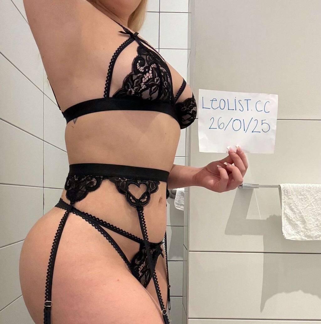 Kiana is Female Escorts. | Toronto | Ontario | Canada | scarletamour.com 