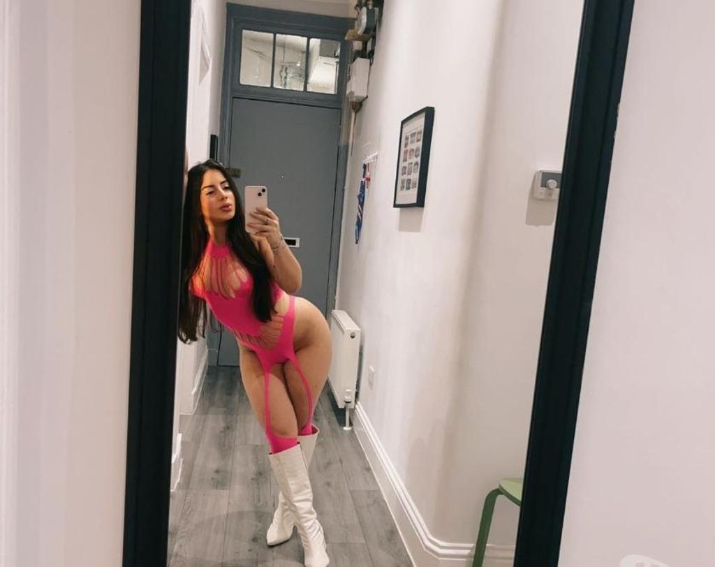  is Female Escorts. | East Midlands | United Kingdom | United Kingdom | scarletamour.com 
