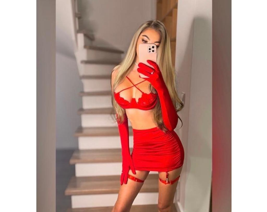  is Female Escorts. | East Midlands | United Kingdom | United Kingdom | scarletamour.com 