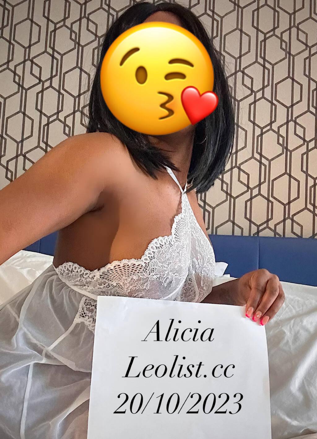 Alicia is Female Escorts. | Owen Sound | Ontario | Canada | scarletamour.com 