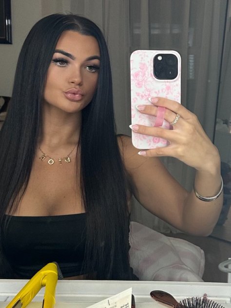  is Female Escorts. | Chicago Falls | Illinois | United States | scarletamour.com 