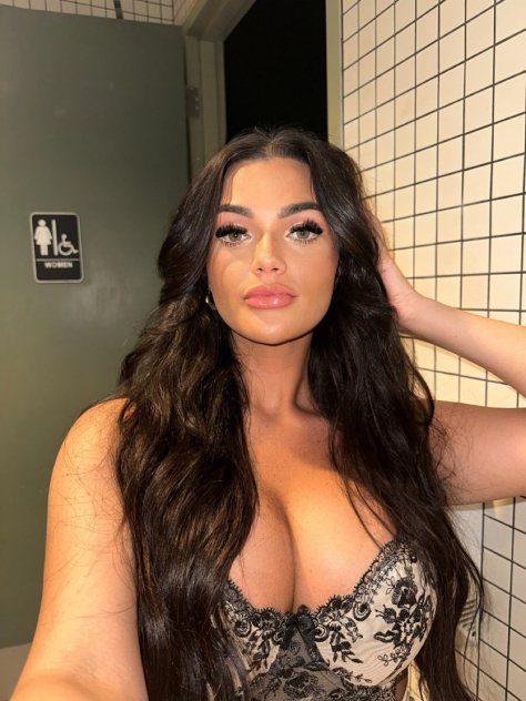  is Female Escorts. | Chicago Falls | Illinois | United States | scarletamour.com 