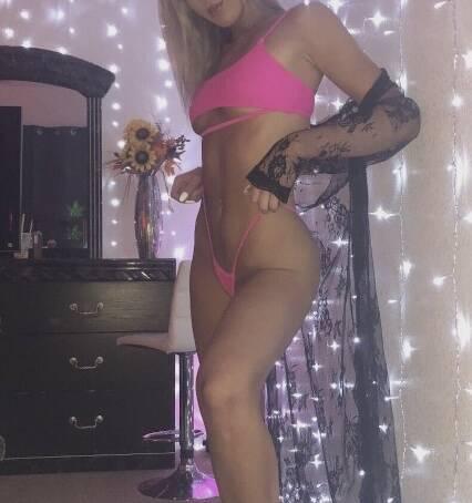 Julia is Female Escorts. | Barrie | Ontario | Canada | scarletamour.com 