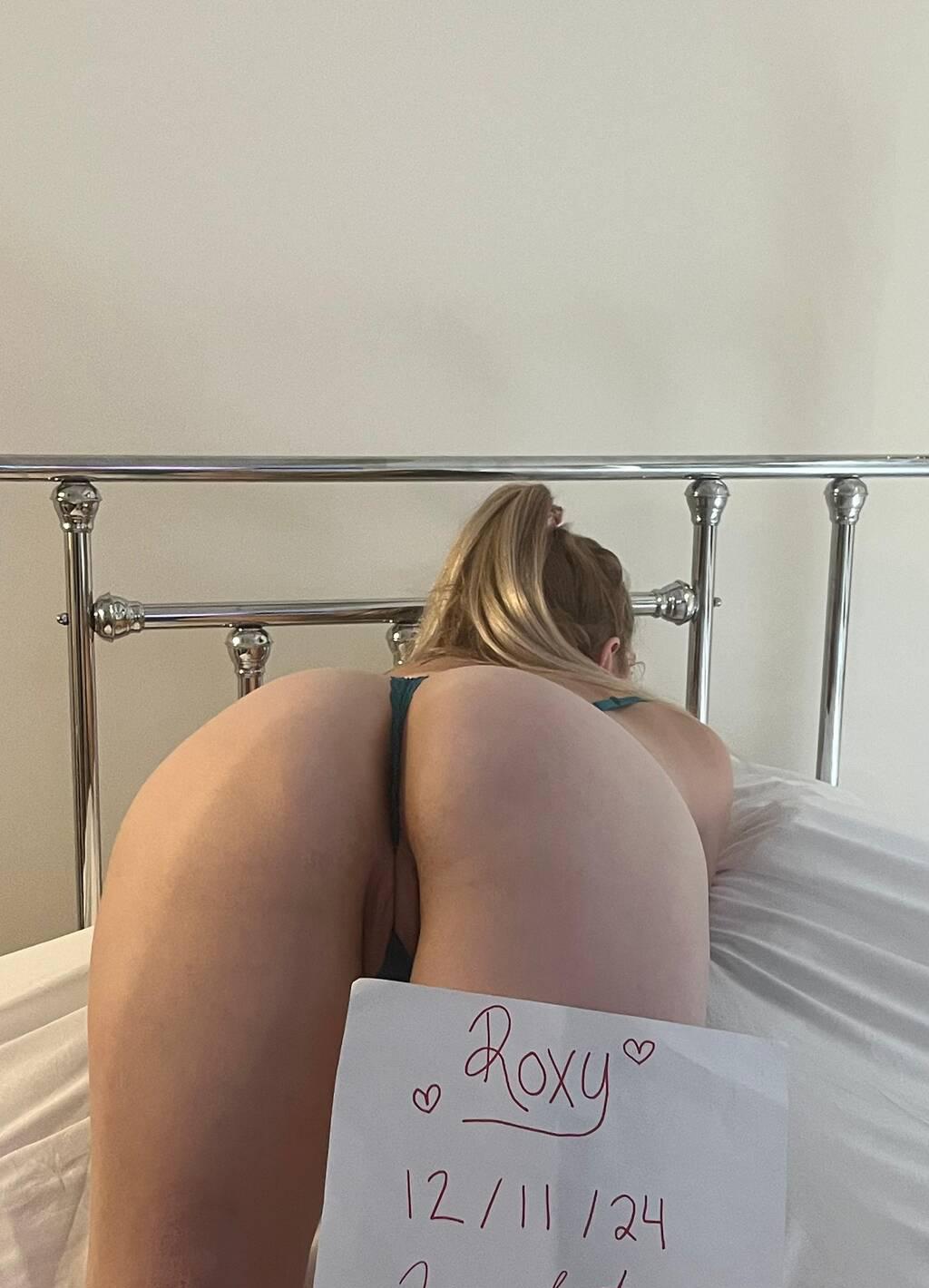 Roxxy is Female Escorts. | Toronto | Ontario | Canada | scarletamour.com 