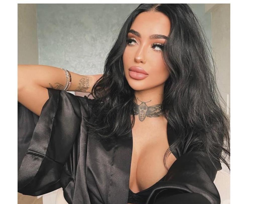  is Female Escorts. | London | United Kingdom | United Kingdom | scarletamour.com 