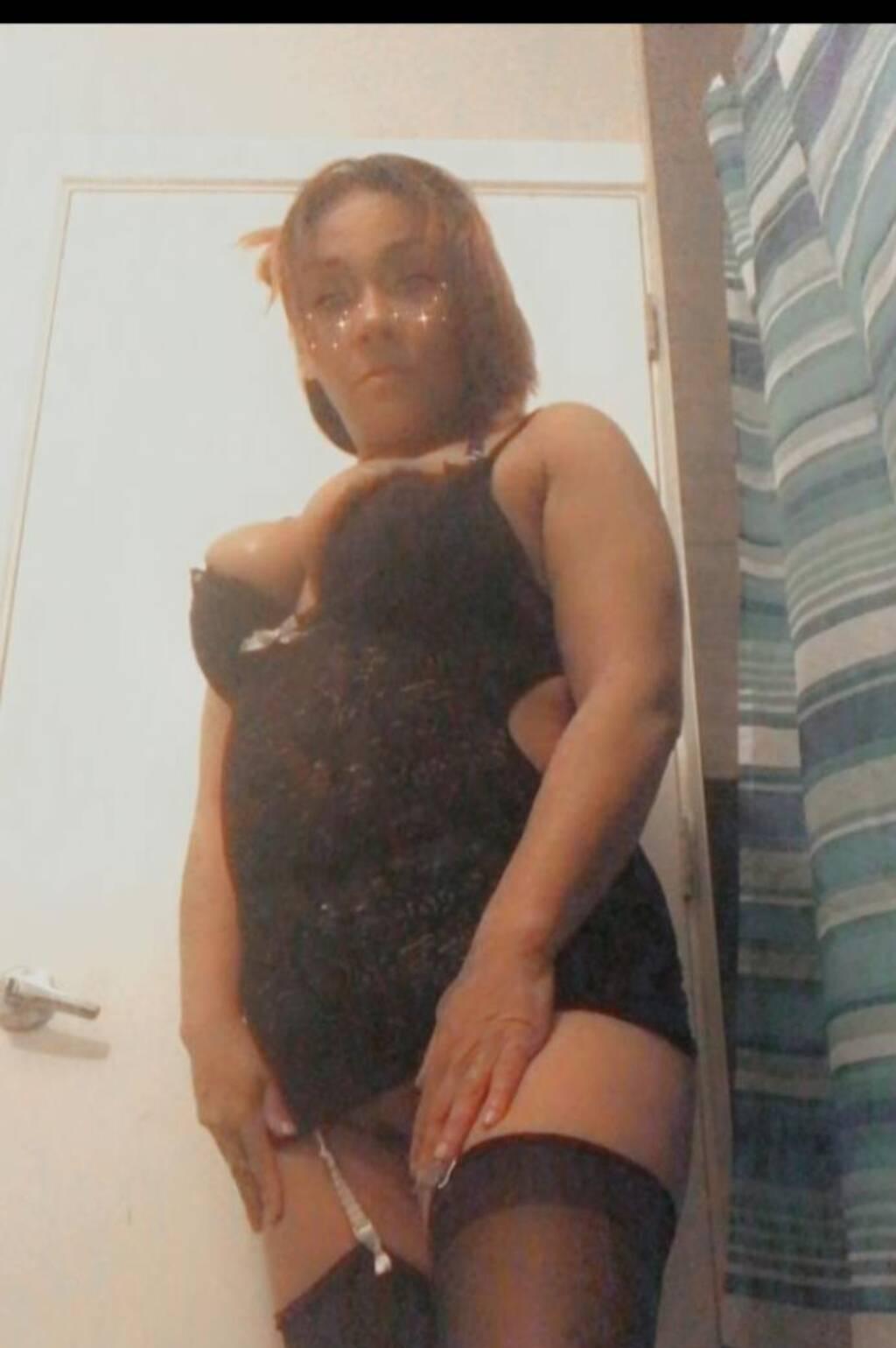 ROSE 21 TONI 35 KEISHA 25 is Female Escorts. | Medicine Hat | Alberta | Canada | scarletamour.com 