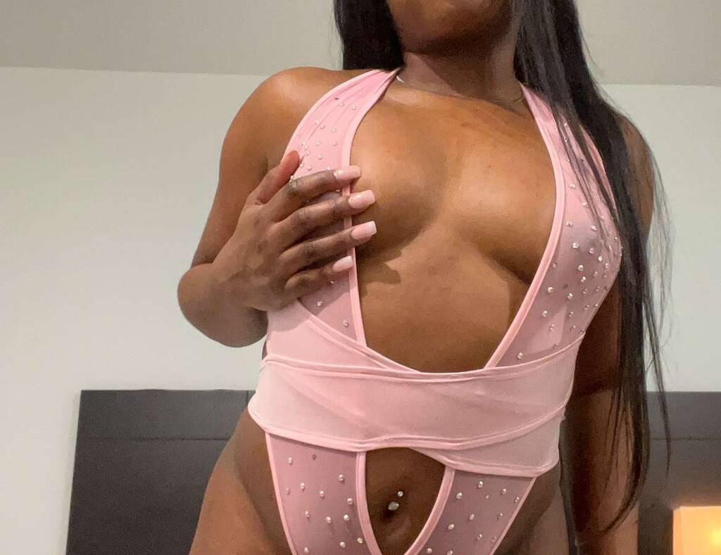 Alyssa is Female Escorts. | Saskatoon | Saskatchewan | Canada | scarletamour.com 