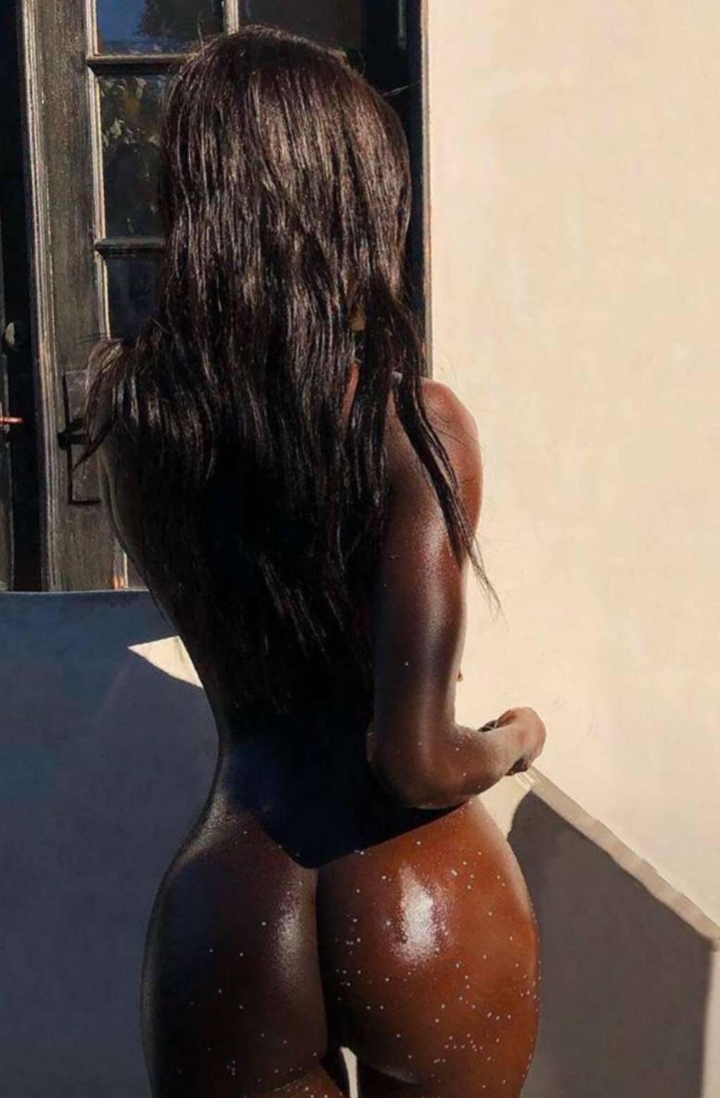Suzie is Female Escorts. | Calgary | Alberta | Canada | scarletamour.com 