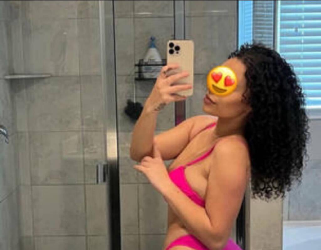 Karla is Female Escorts. | Quebec City | Quebec | Canada | scarletamour.com 
