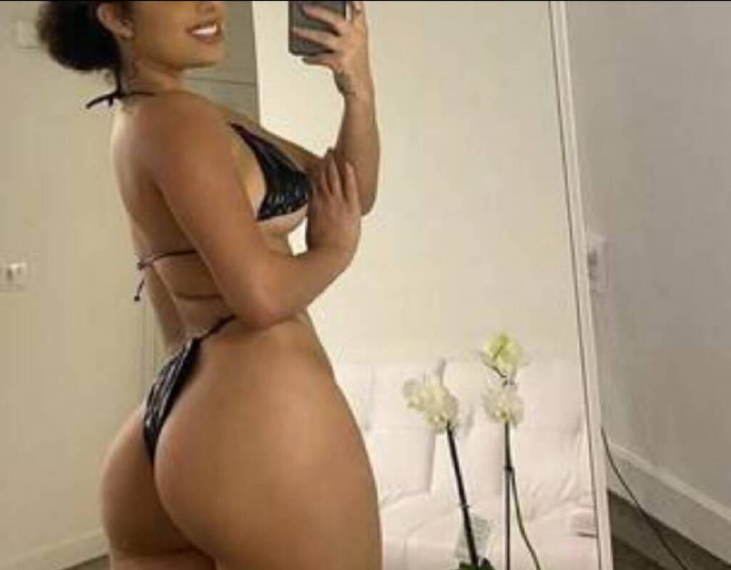Karla is Female Escorts. | Quebec City | Quebec | Canada | scarletamour.com 
