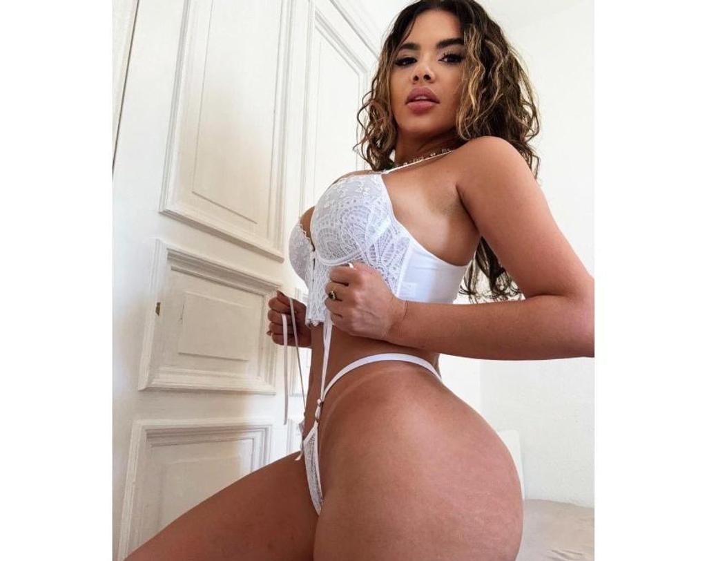  is Female Escorts. | Cambridge | United Kingdom | United Kingdom | scarletamour.com 