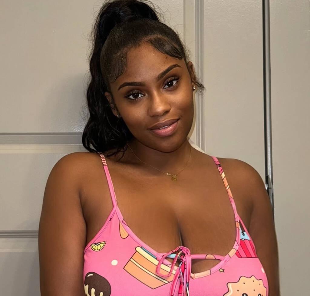 
                        Cinnamon
                     is Female Escorts. | belleville | Ontario | Canada | scarletamour.com 