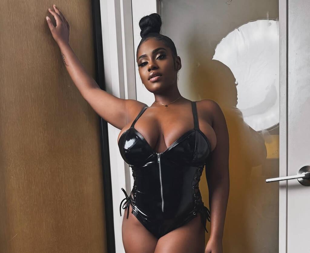
                        Cinnamon
                     is Female Escorts. | belleville | Ontario | Canada | scarletamour.com 