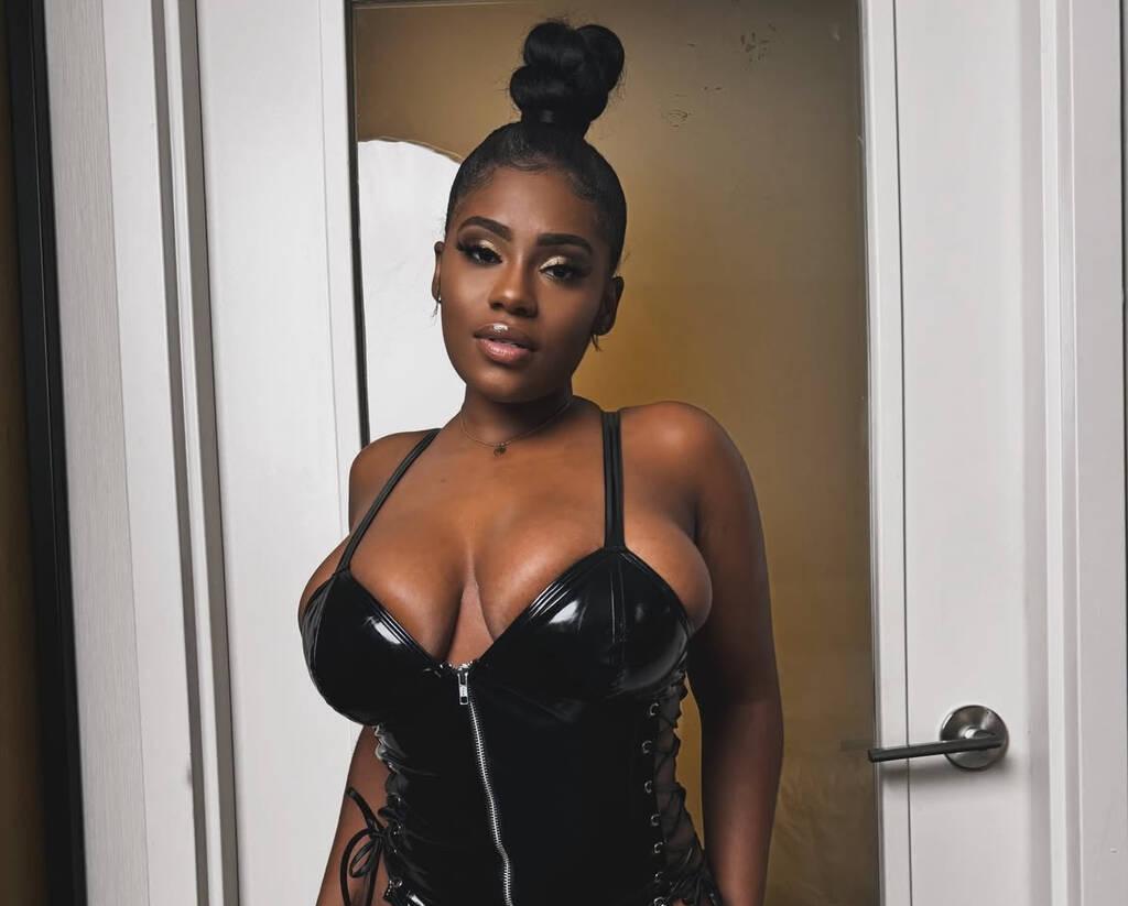 
                        Cinnamon
                     is Female Escorts. | belleville | Ontario | Canada | scarletamour.com 