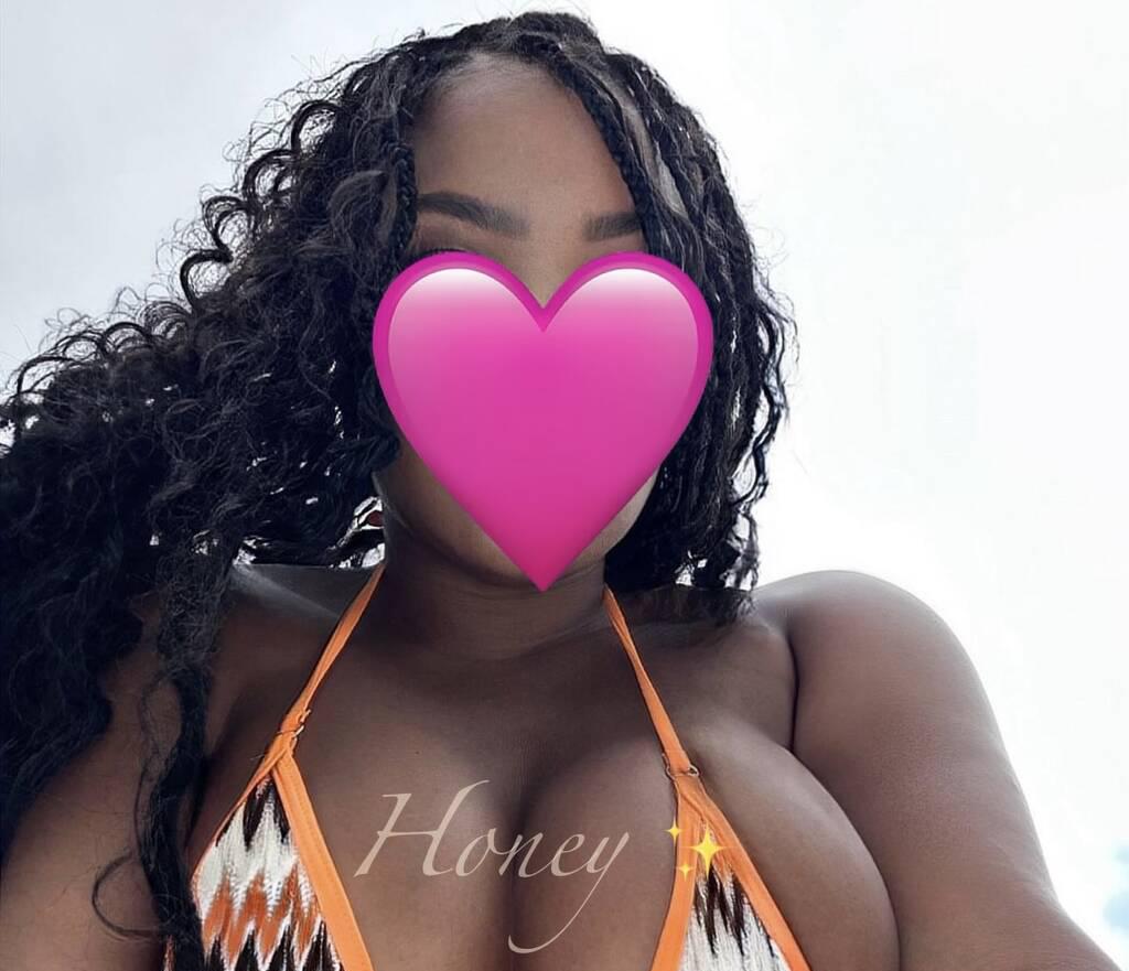 
                        Honey
                     is Female Escorts. | Calgary | Alberta | Canada | scarletamour.com 