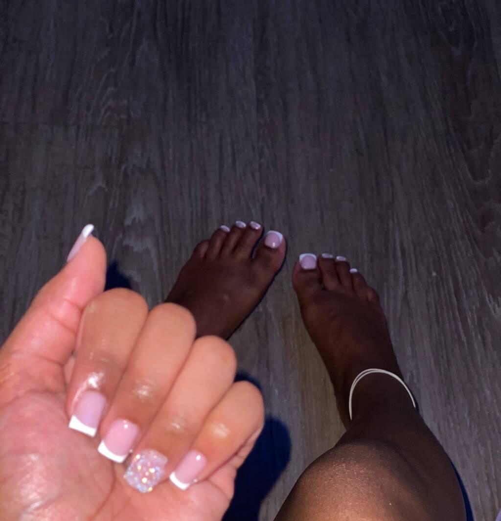 
                        Honey
                     is Female Escorts. | Calgary | Alberta | Canada | scarletamour.com 
