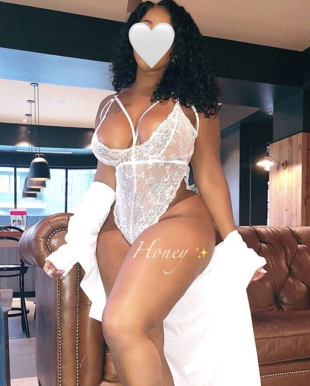 
                        Honey
                     is Female Escorts. | Calgary | Alberta | Canada | scarletamour.com 