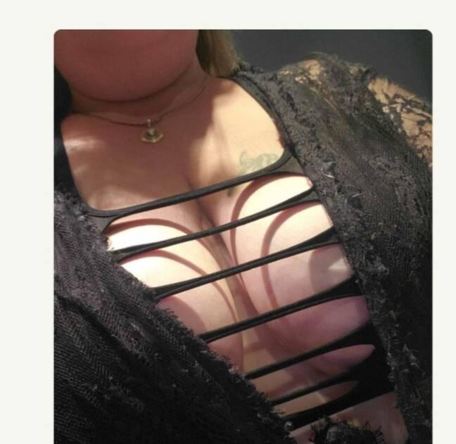 
                        BELLA
                     is Female Escorts. | Winnipeg | Manitoba | Canada | scarletamour.com 