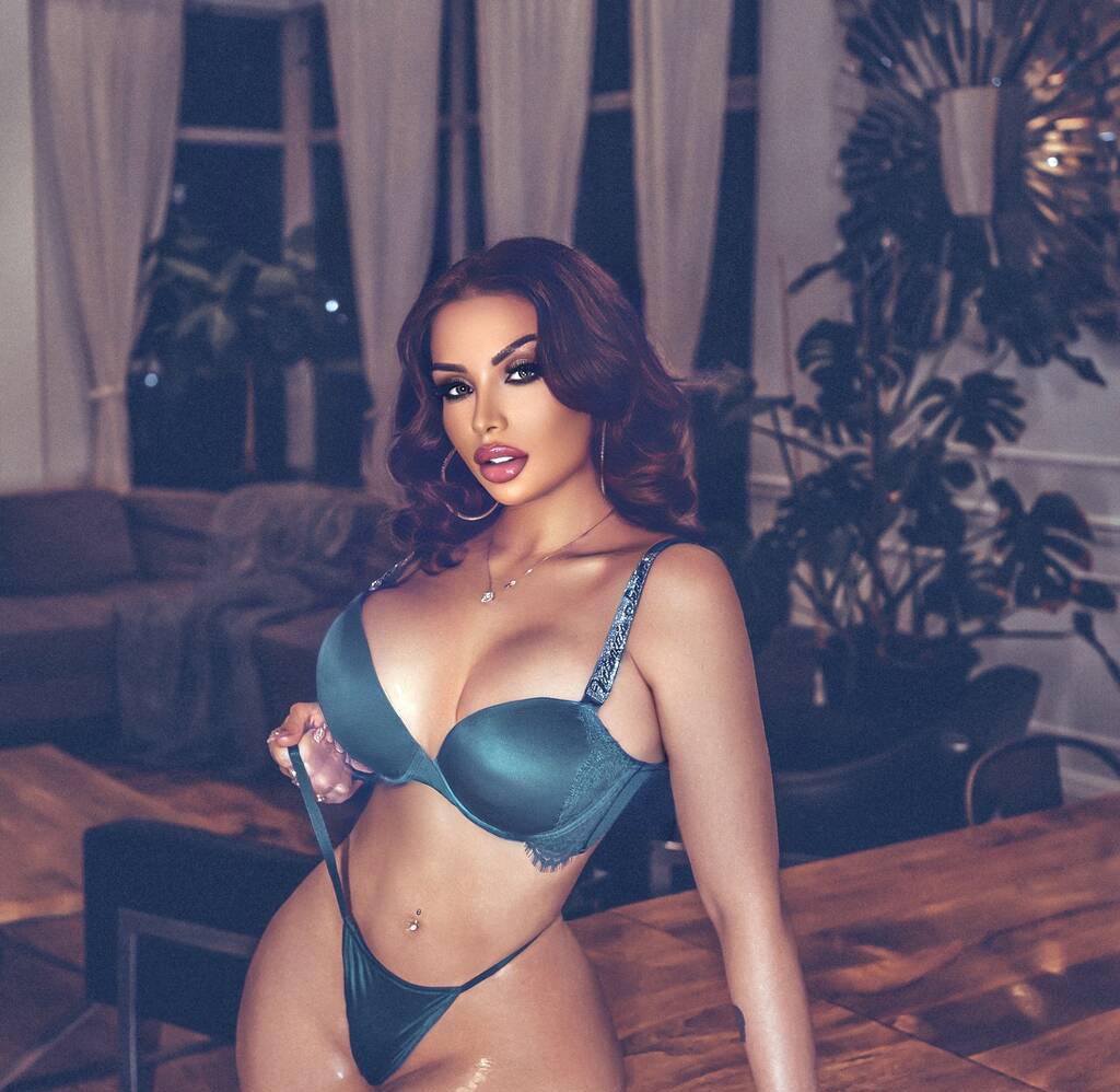 
                        Adixia rose the playmate
                     is Female Escorts. | Hamilton | Ontario | Canada | scarletamour.com 