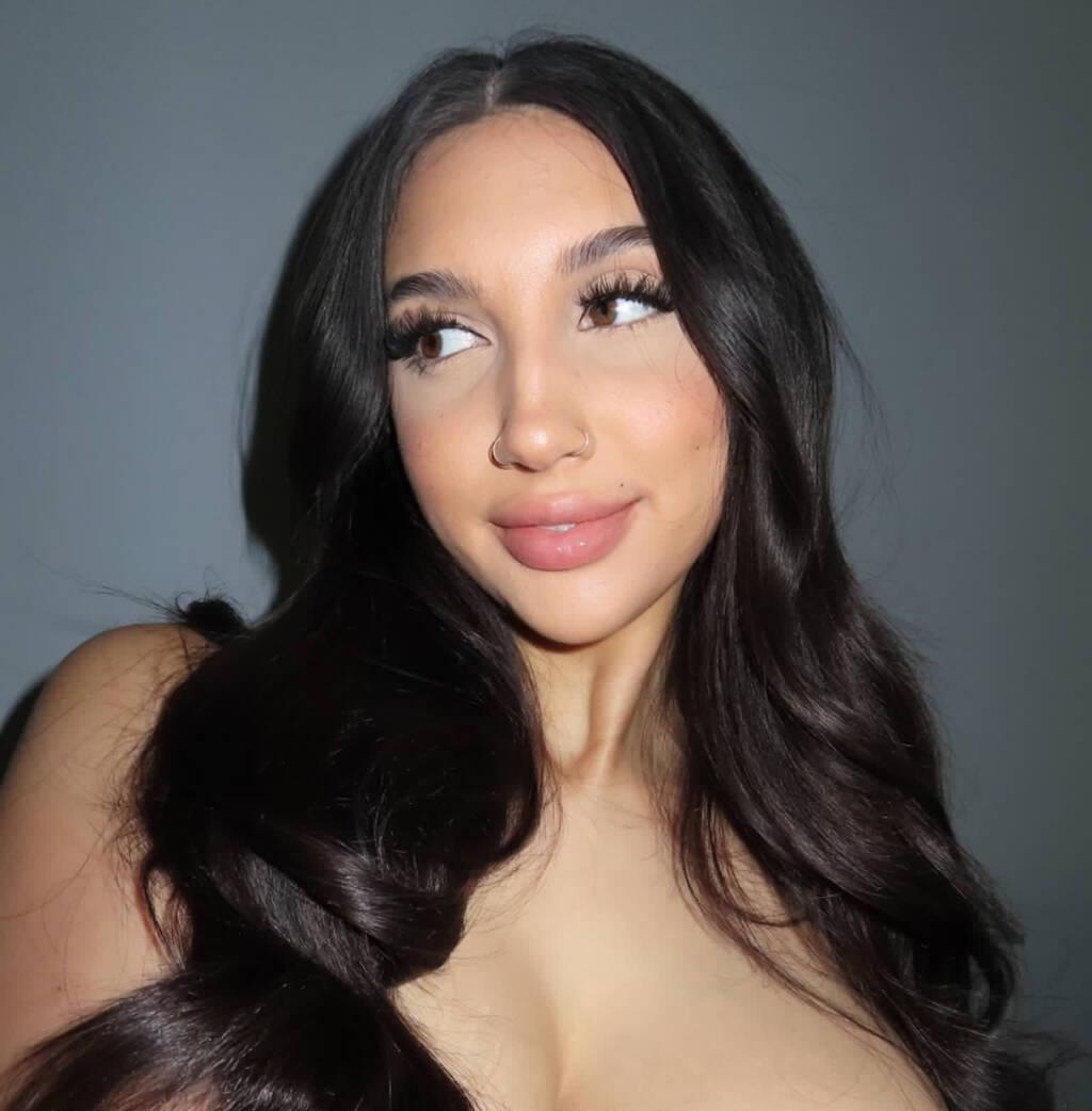 
                        Rose
                     is Female Escorts. | Sault Ste Marie | Ontario | Canada | scarletamour.com 