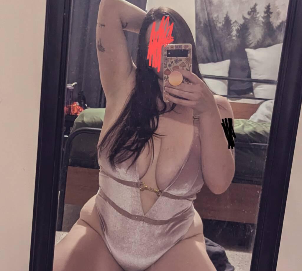 
                        Sophie
                     is Female Escorts. | Owen Sound | Ontario | Canada | scarletamour.com 