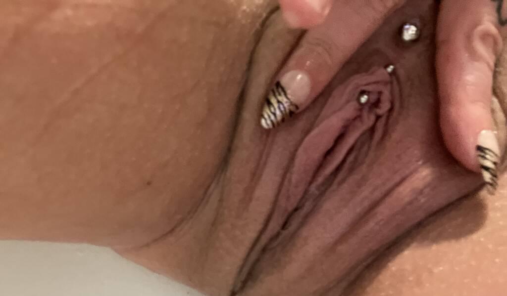
                        Ava Alexis
                     is Female Escorts. | Fredericton | New Brunswick | Canada | scarletamour.com 