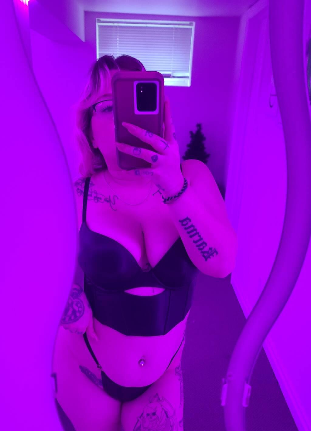 
                        Mia
                     is Female Escorts. | Barrie | Ontario | Canada | scarletamour.com 