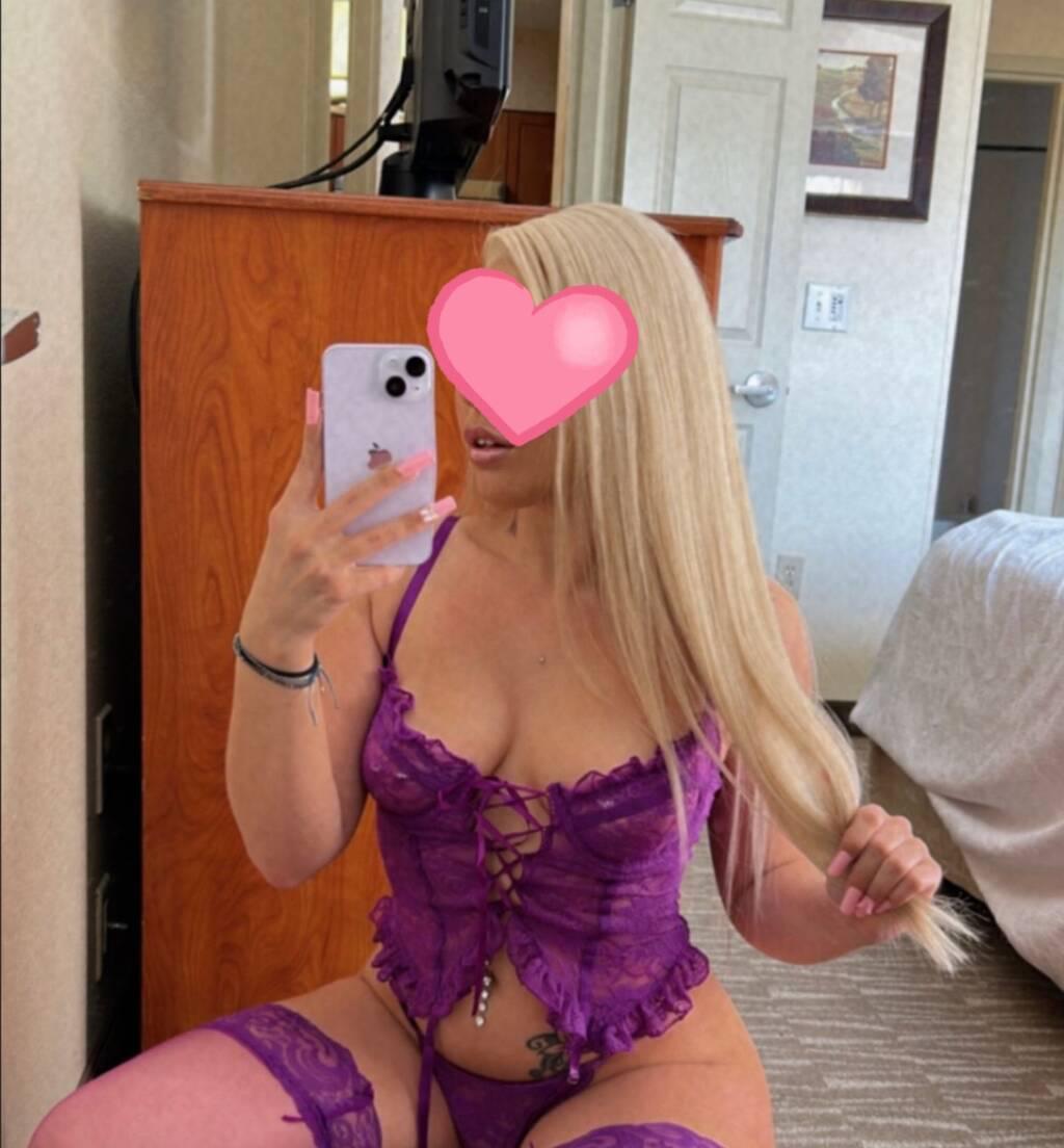 
                        Ashley
                     is Female Escorts. | Quebec City | Quebec | Canada | scarletamour.com 