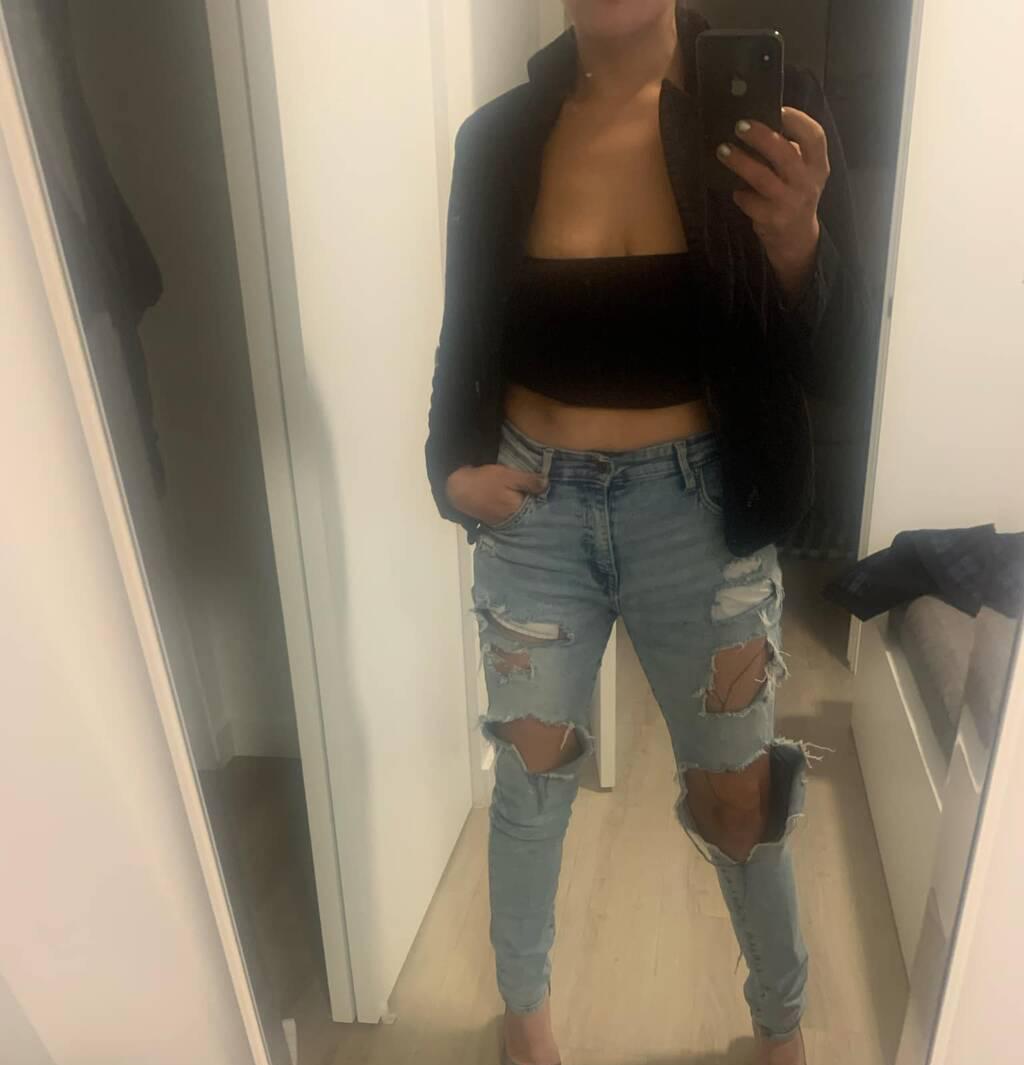 
                        Sasha
                     is Female Escorts. | Calgary | Alberta | Canada | scarletamour.com 