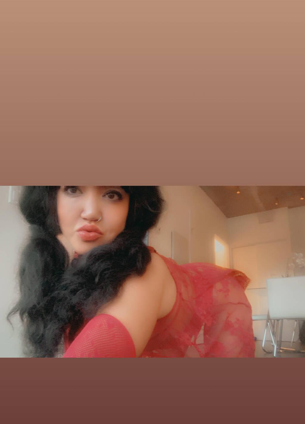 
                        Sasha
                     is Female Escorts. | Calgary | Alberta | Canada | scarletamour.com 