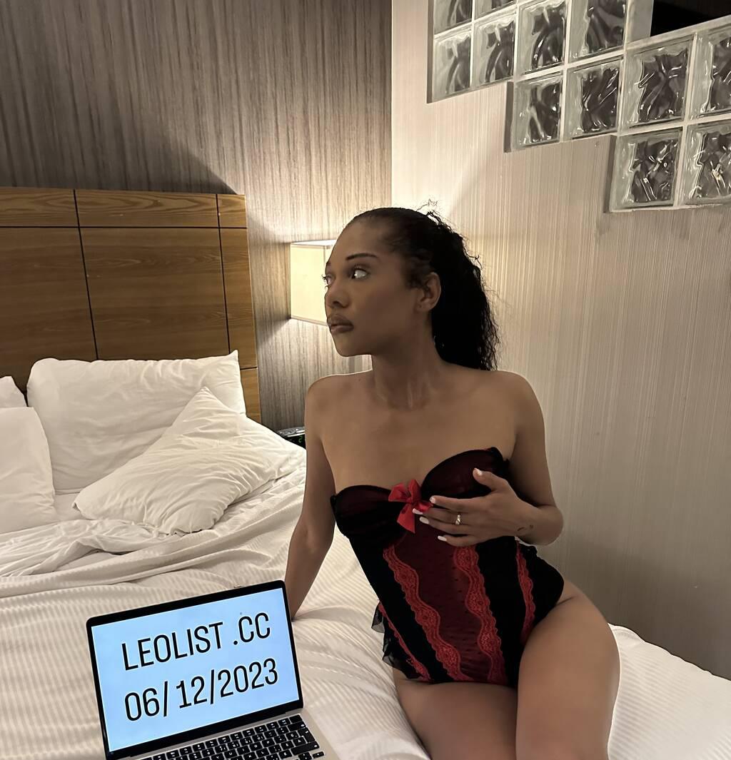 
                        MIXED DOLL
                     is Female Escorts. | Montreal | Quebec | Canada | scarletamour.com 