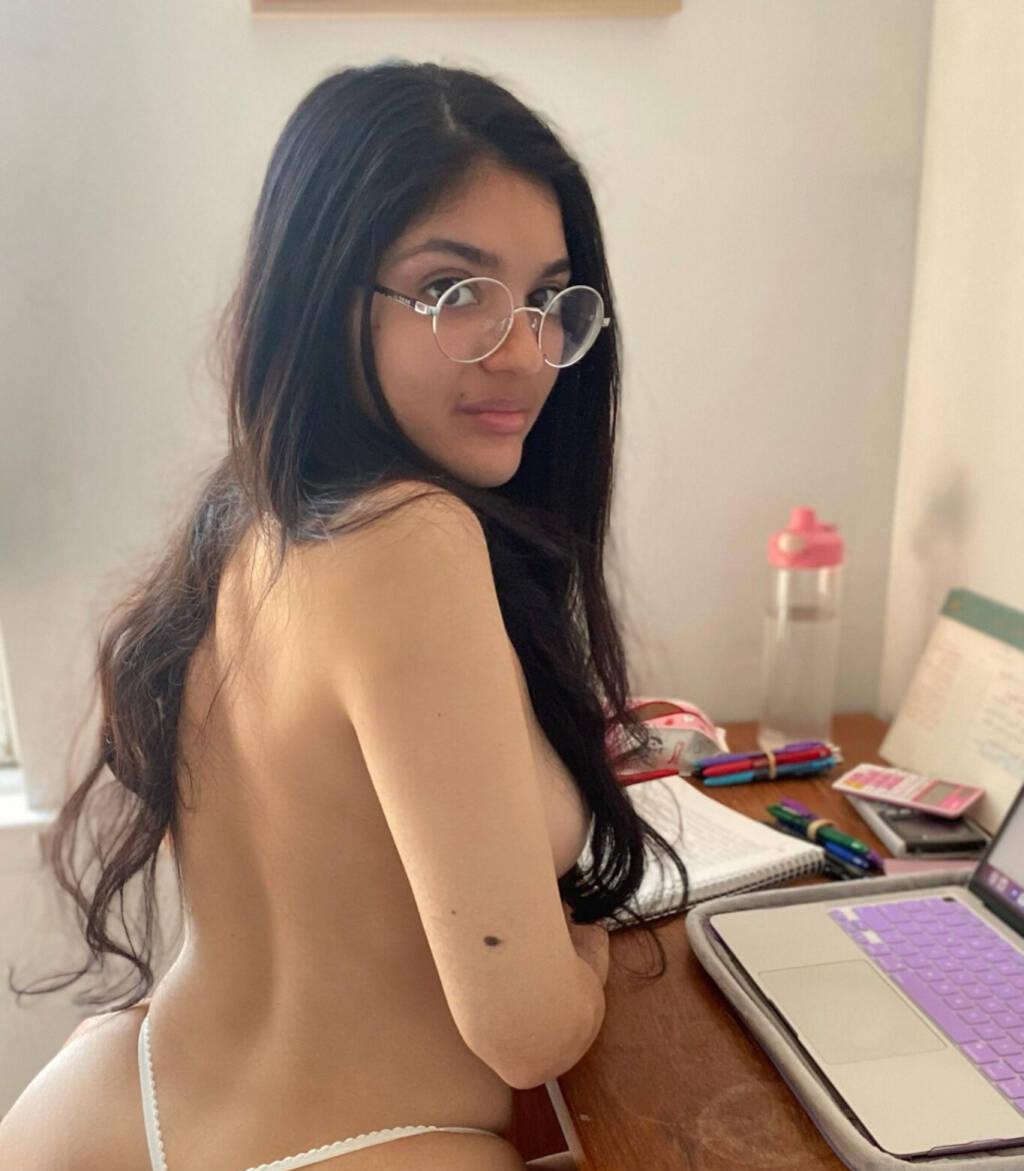 
                        Gurleen
                     is Female Escorts. | Winnipeg | Manitoba | Canada | scarletamour.com 