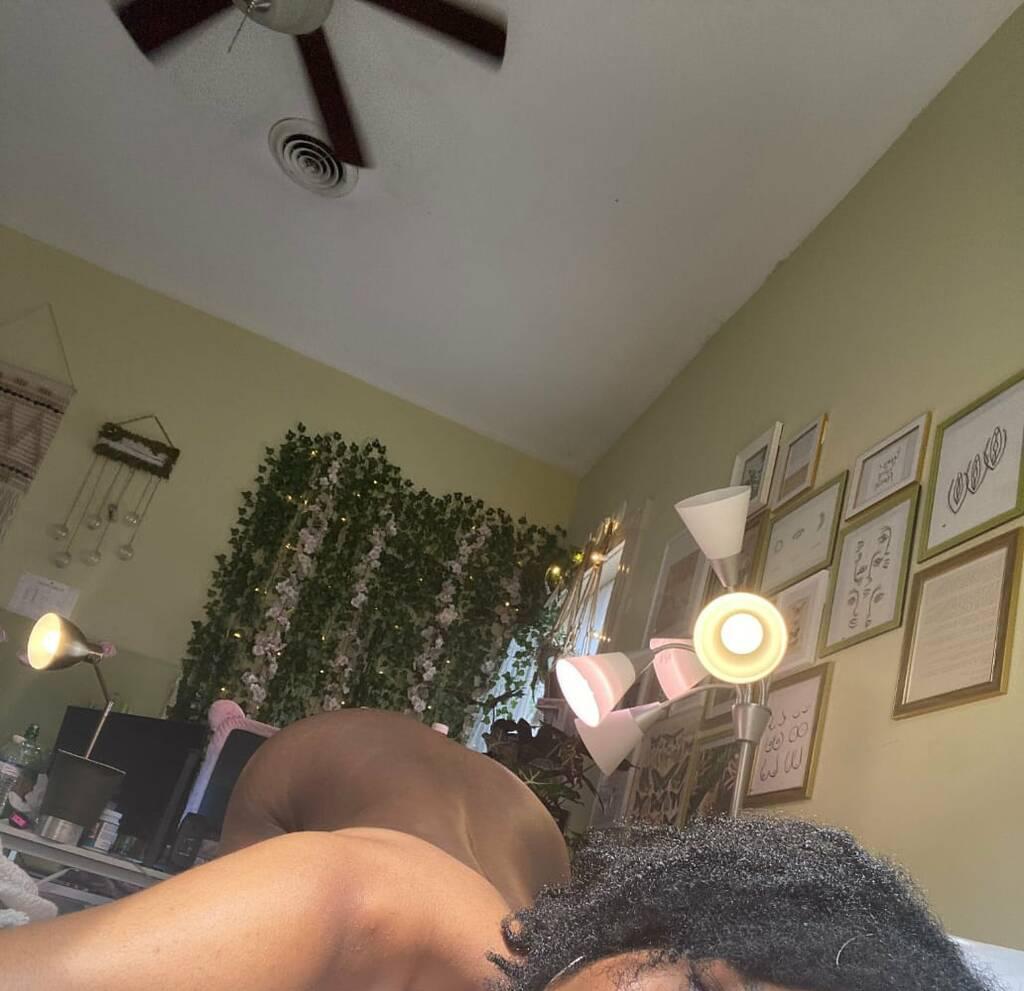 
                        Alita
                     is Female Escorts. | Saguenay | Quebec | Canada | scarletamour.com 